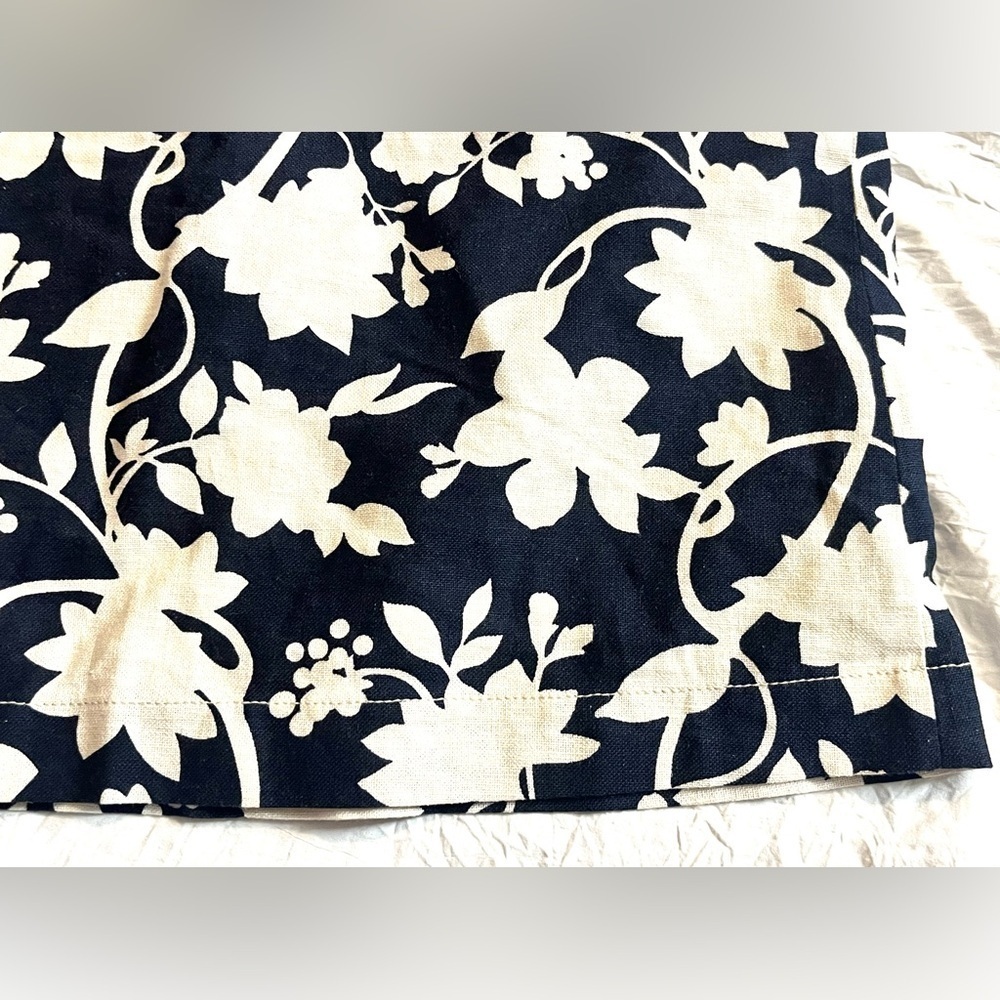 Banana Republic Floral Dark Blue and White Women's Skirt Size 12 - Picture 3 of 10